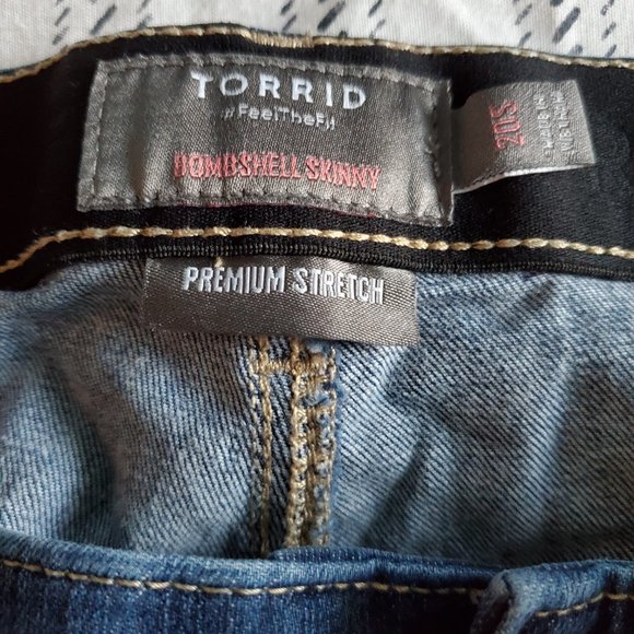Torrid Bombshell Skinny Premium Stretch jeggines - Picture 4 of 6
